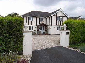 Tudor Lodge Ammanford Extérieur photo