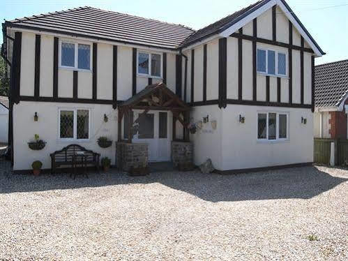 Tudor Lodge Ammanford Extérieur photo